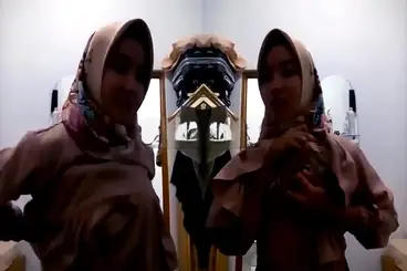 Bokep Indo Jilbab Kasur Nyaman Berakhir Crot Dalem poster