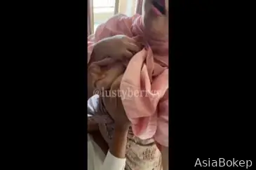 Desahan Tante Lusty Ngerintih Kenceng Keenakan Becek