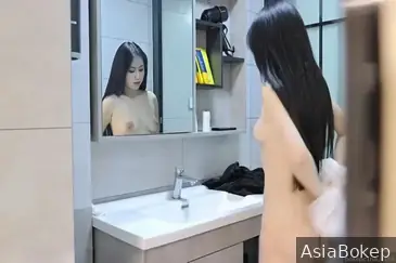 Dia Jaga Kesejahteraan Adiknya, Kontolnya Masuk Memek Tiap Malem